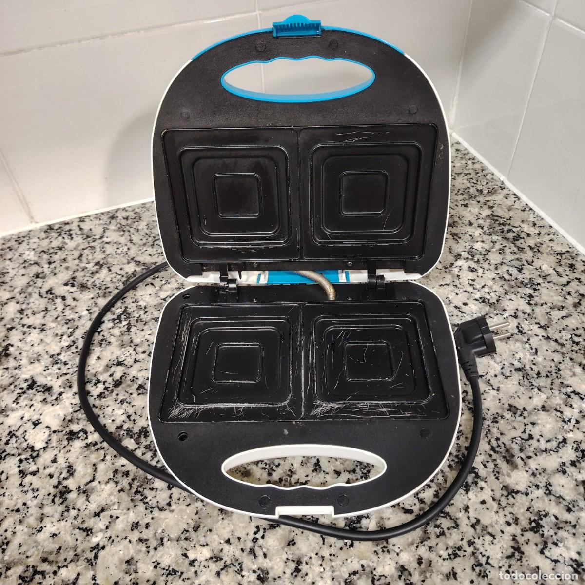 Segunda mano: Sandwichera 700w. 2 sandwiches a la vez - Foto 2