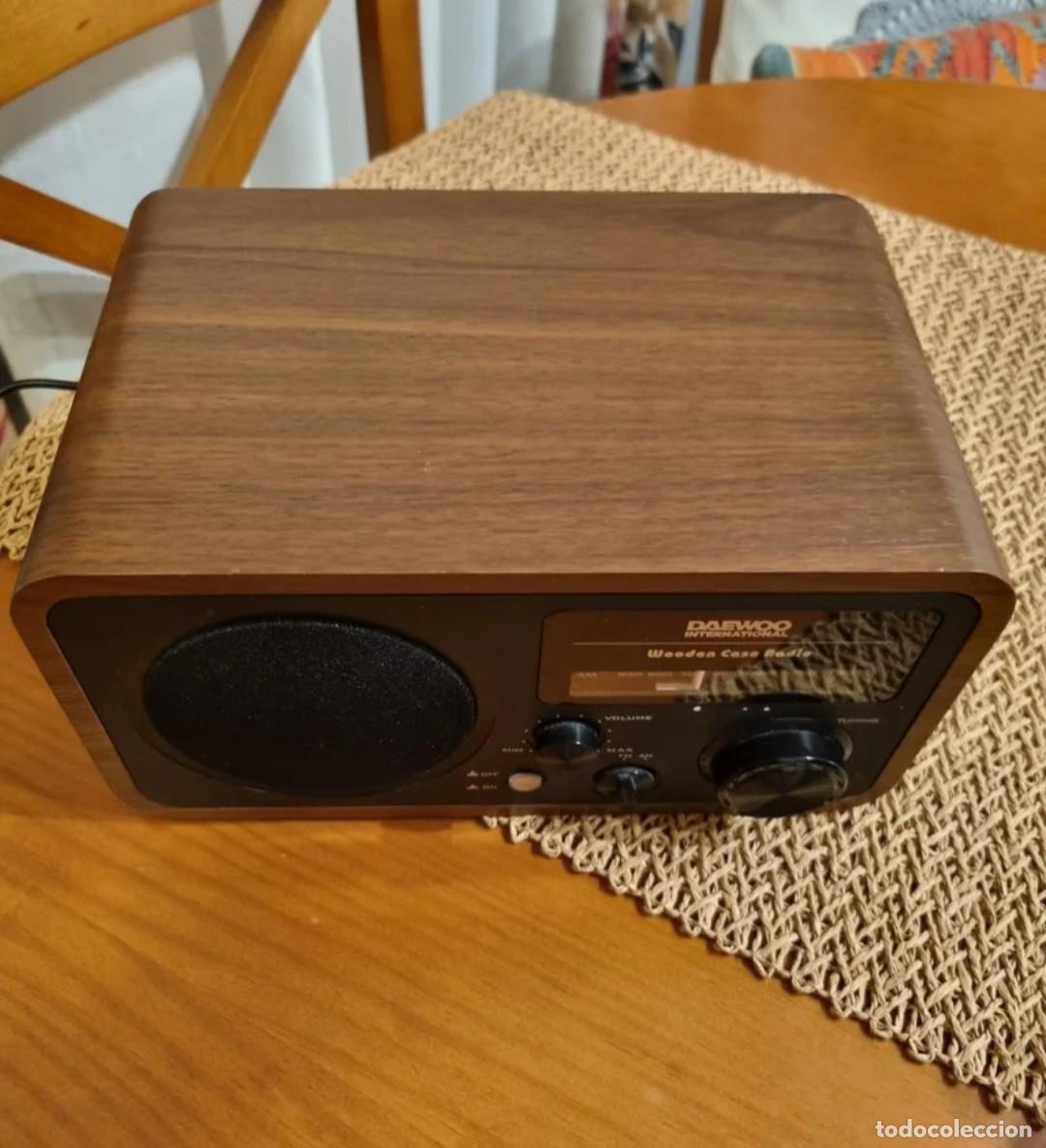 Segunda mano: RADIO AM/FM DAEWOO DRP-134 ACABADO EN MADERA - Foto 2