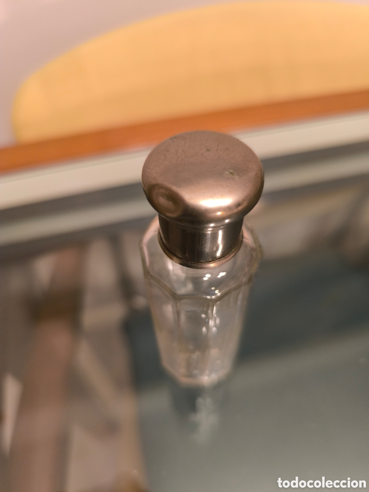 Segunda mano: Antiguo botella de con tap&oacute;n de alpaca 11x 4cm - Foto 3