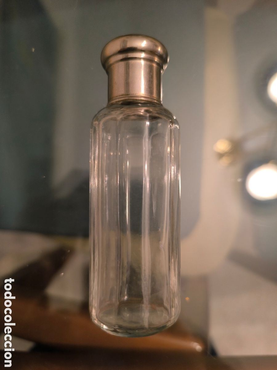 Segunda mano: Antiguo botella de con tap&oacute;n de alpaca 11x 4cm - Foto 1