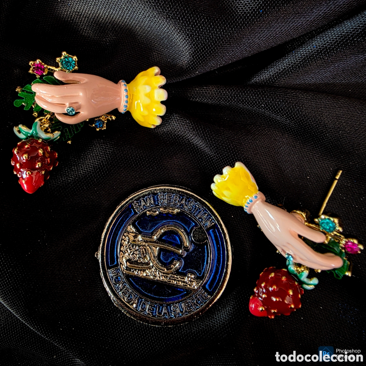 Segunda mano: Pendientes Manos con Fresas y Flores - Foto 3