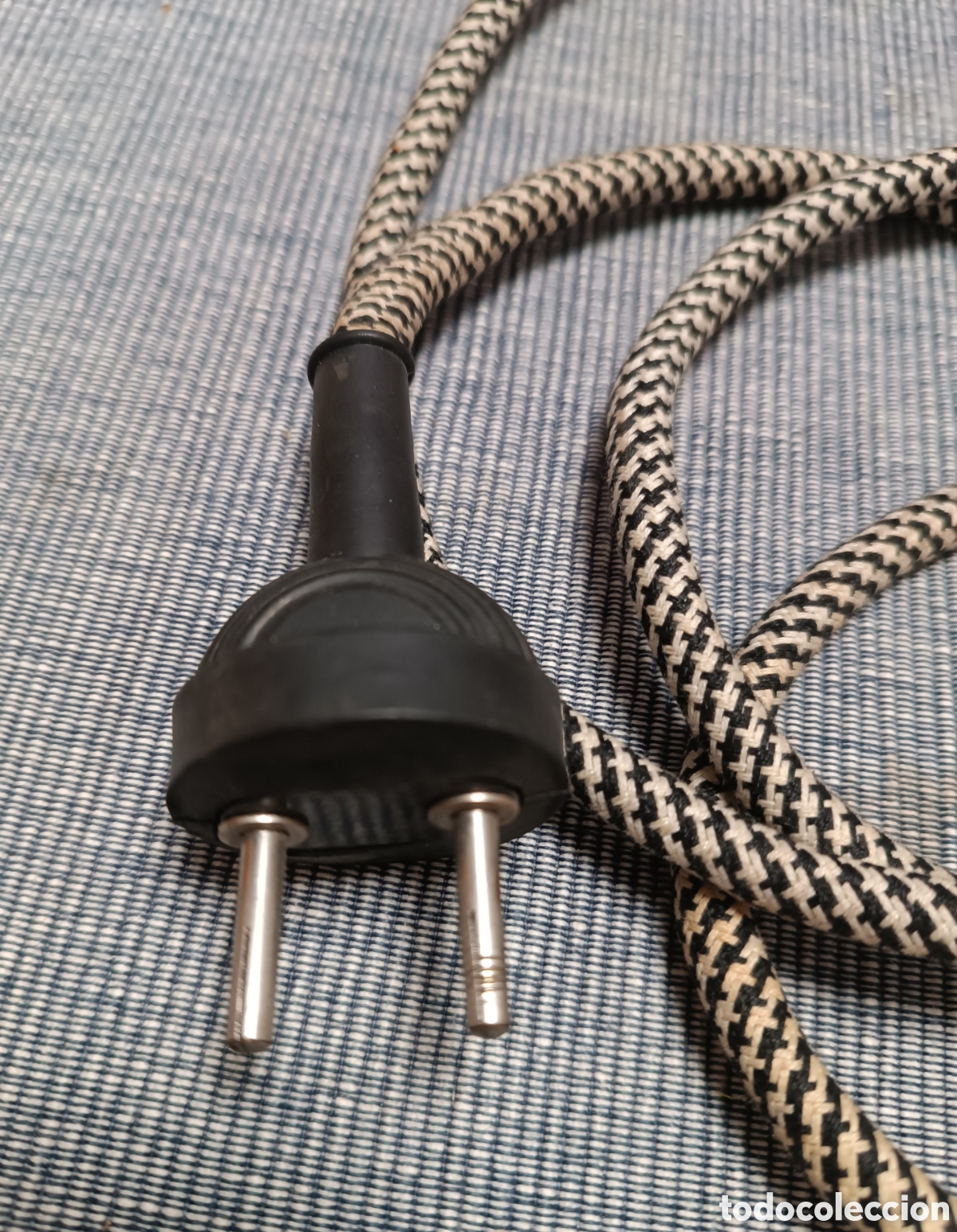 Segunda mano: CABLE El&eacute;ctrico forrado de algod&oacute;n, con enchufe de 1,90 m. - Foto 3