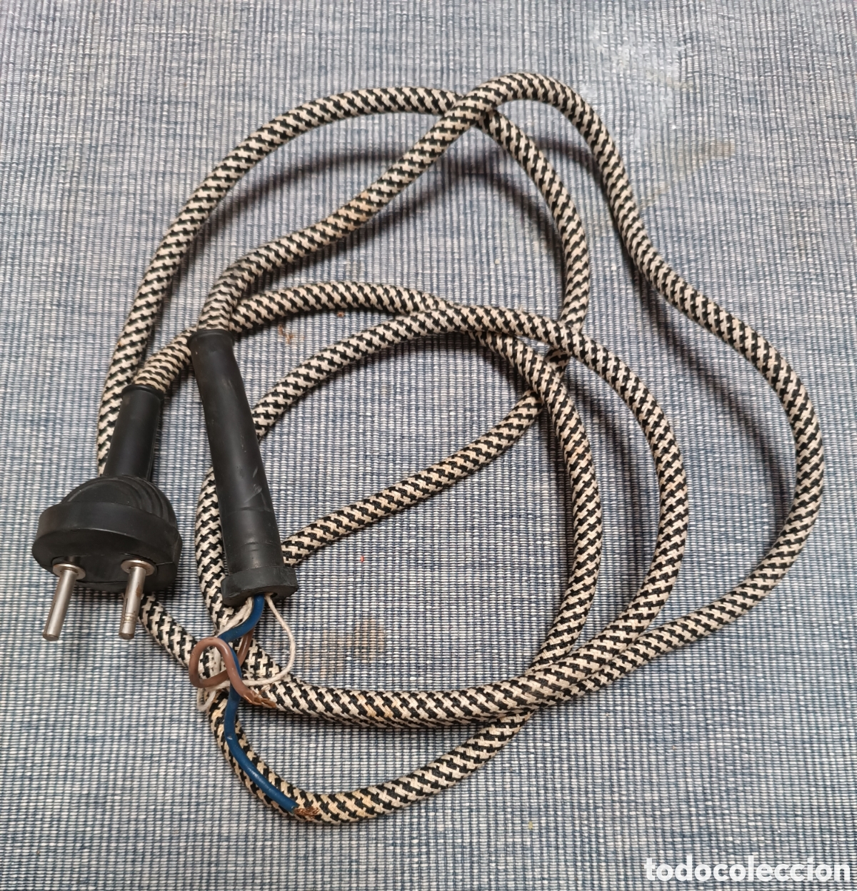 Segunda mano: CABLE El&eacute;ctrico forrado de algod&oacute;n, con enchufe de 1,90 m. - Foto 1