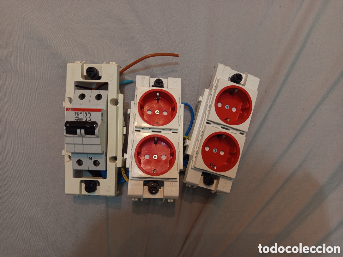 Segunda mano: Dos enchufes dobles con magnetotermico - Foto 1