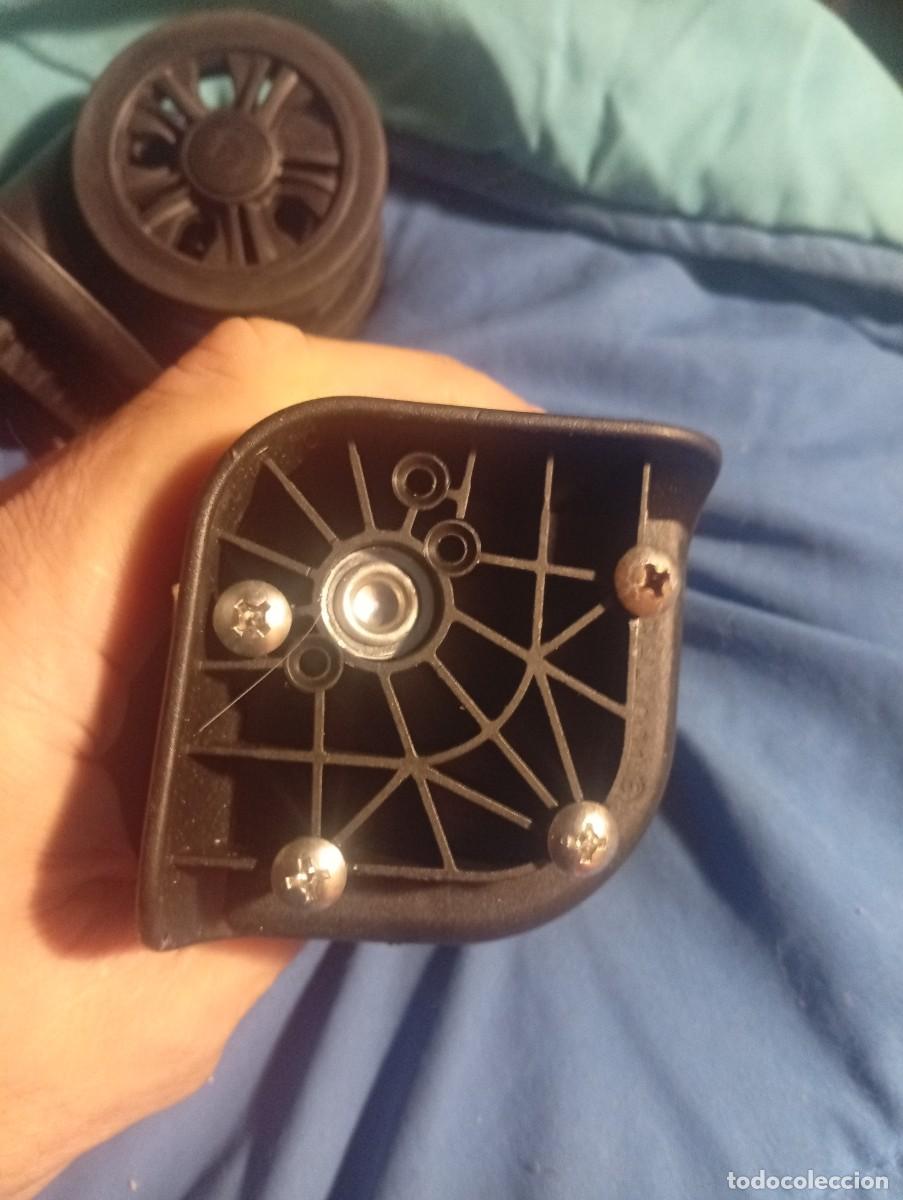Segunda mano: Par de ruedas de maleta - Foto 3