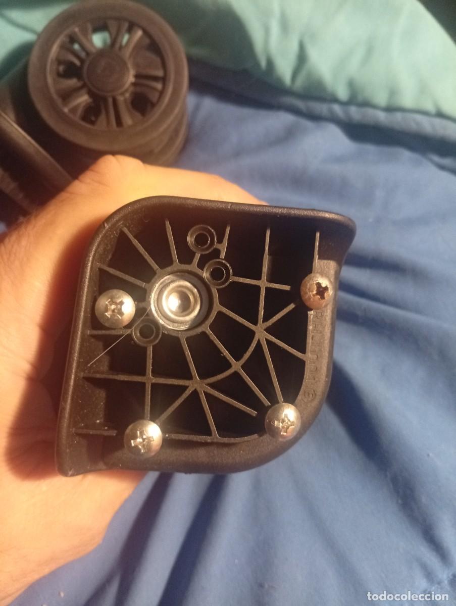 Segunda mano: Par de ruedas de maleta - Foto 4