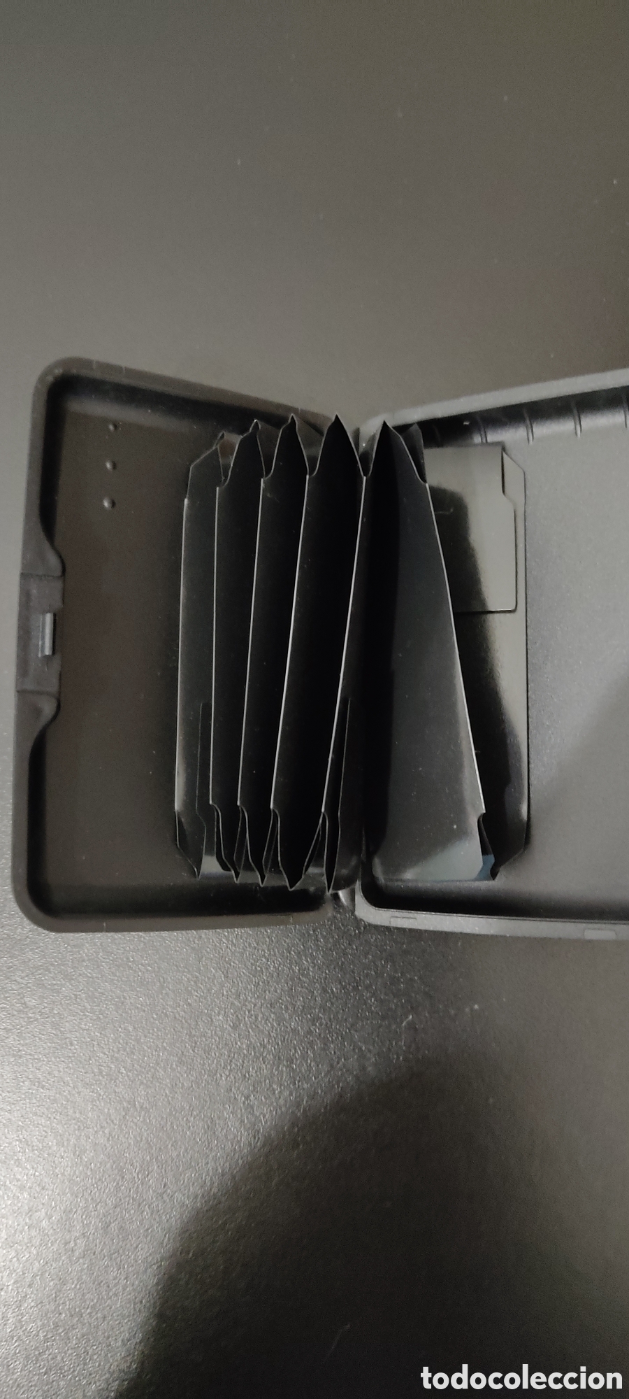 Segunda mano: Tarjetero con Cierre de Seguridad de Tienda Local - Foto 17