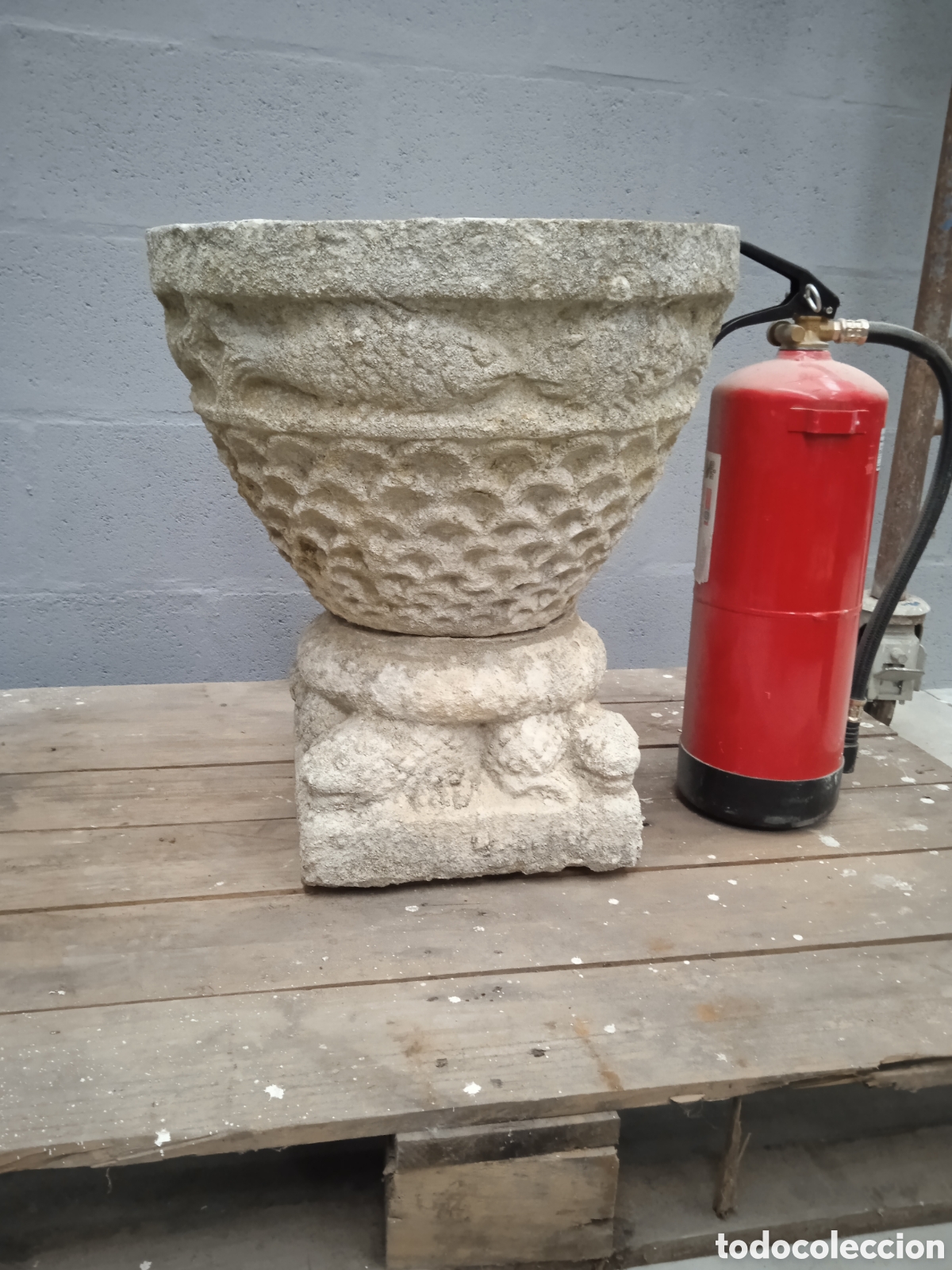 Segunda mano: Maceta de hormig&oacute;n con pedestal - Foto 1