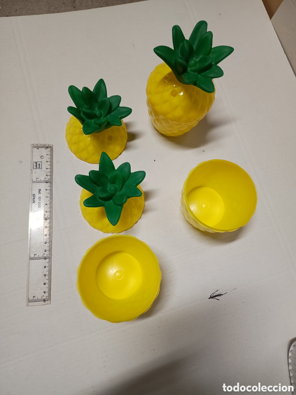 Segunda mano: Vasos con forma de pi&ntilde;a - Foto 1