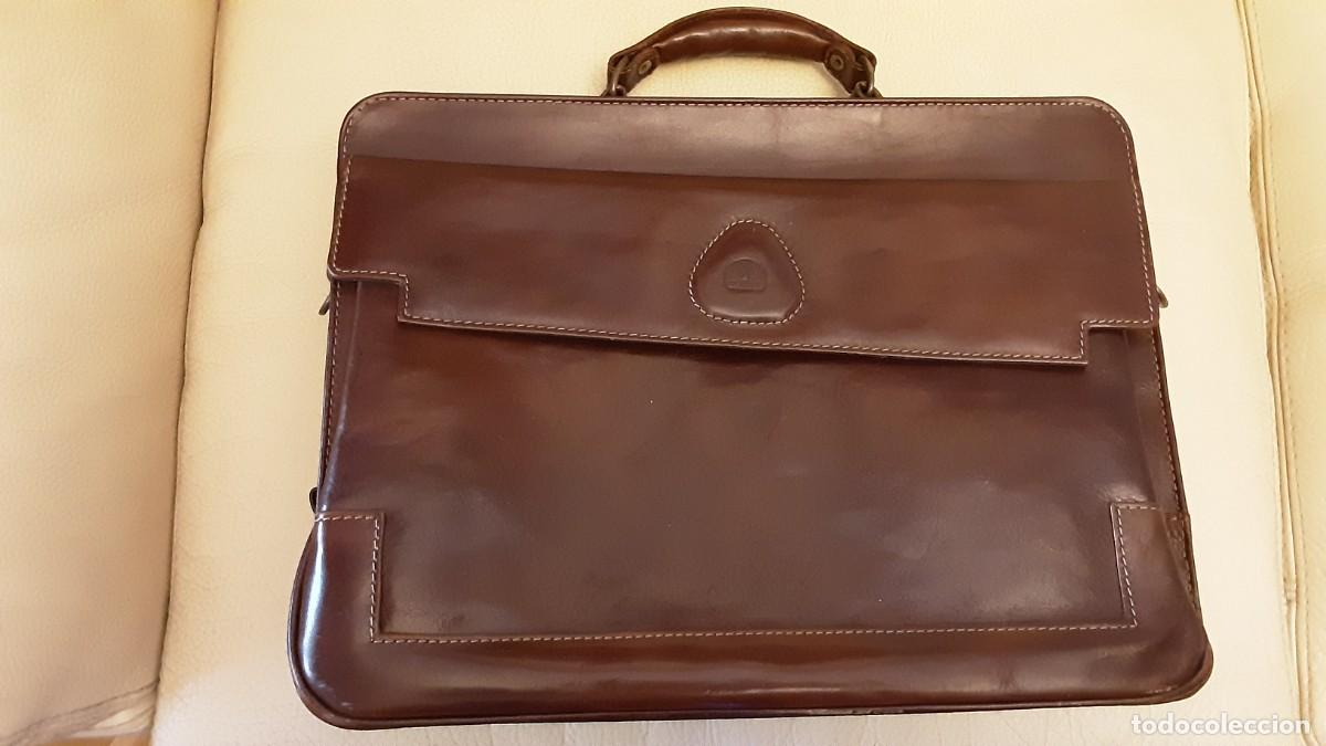 Segunda mano: Cartera de piel portadocumentos ordenador etc - Foto 1