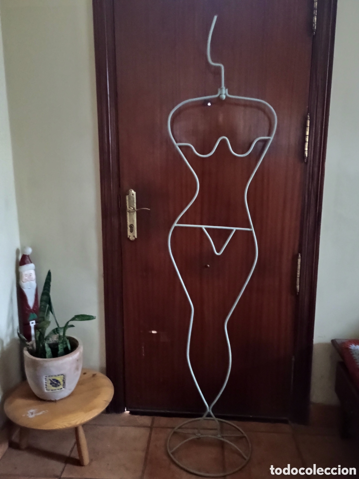 Segunda mano: Maniqu&iacute; met&aacute;lico decorativo - Foto 1