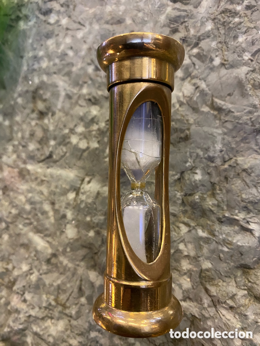 Segunda mano: Reloj de arena. Lat&oacute;n. 9,5 x 3,2 cm. - Foto 1