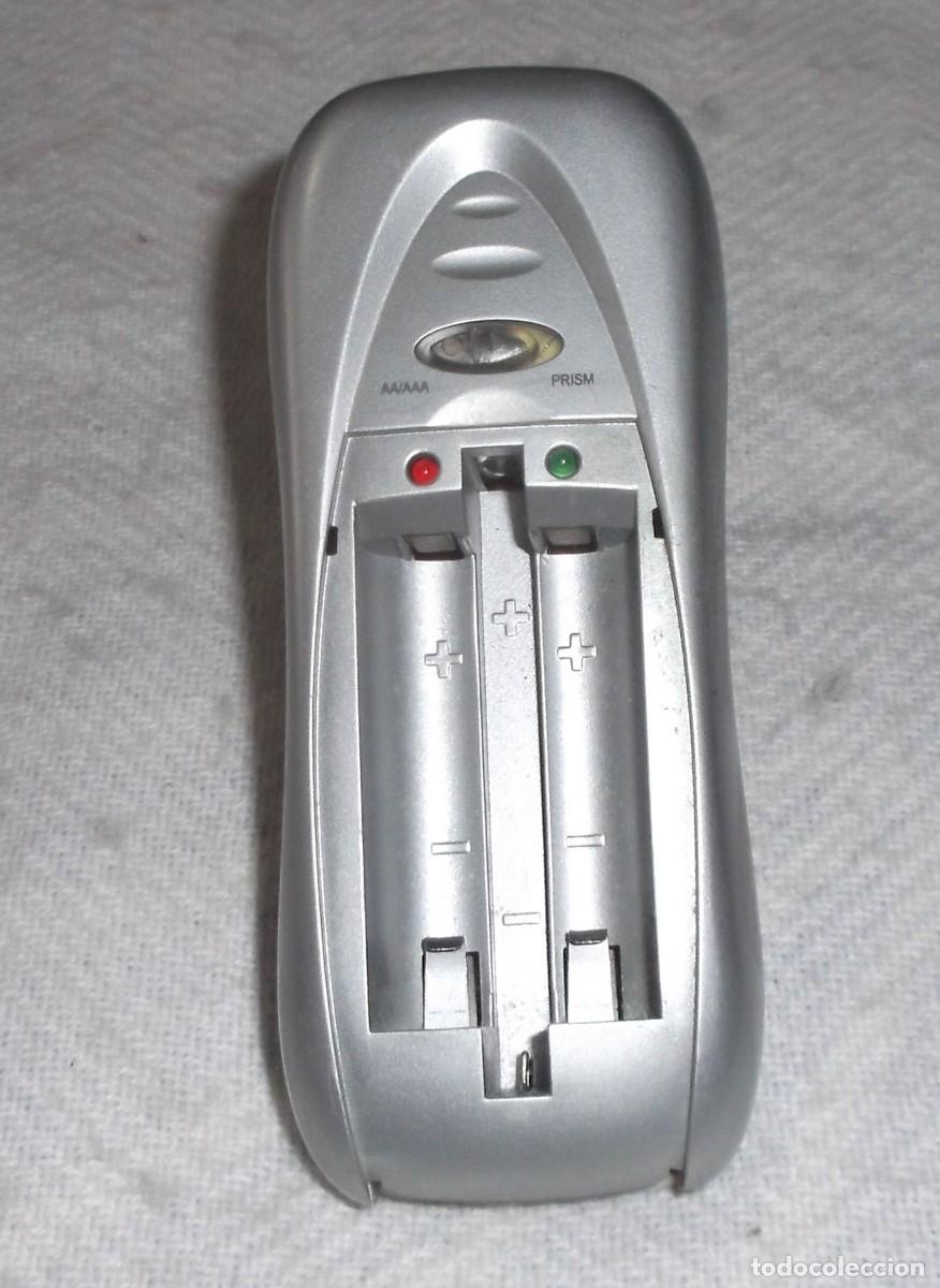 Segunda mano: cargador de pilas UNiROSS modelo 21205 - Foto 2