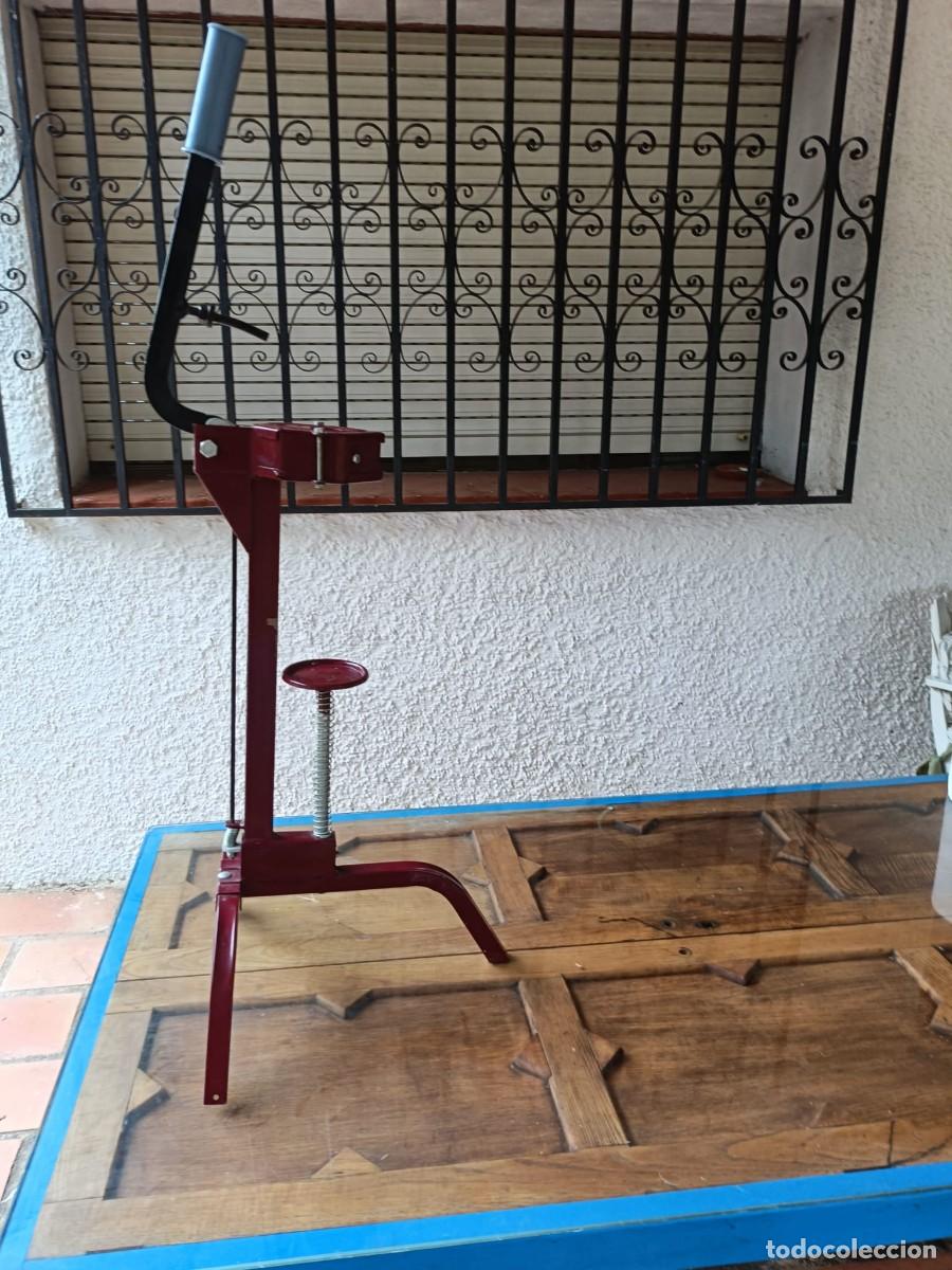 Segunda mano: Encorchadora manual con muy poco uso - Foto 2