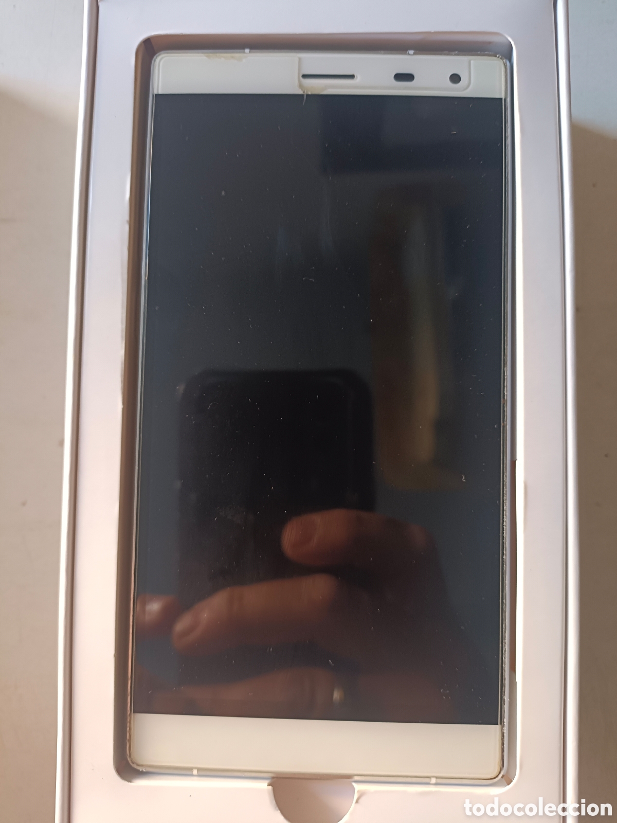 Segunda mano: Tel&eacute;fono libre THL T7 averiado - Foto 2