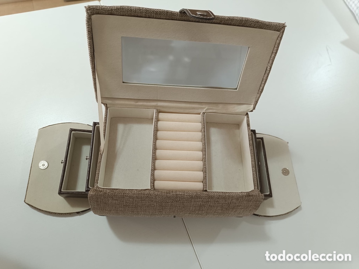 Segunda mano: Joyero tela beige y marr&oacute;n - Foto 3