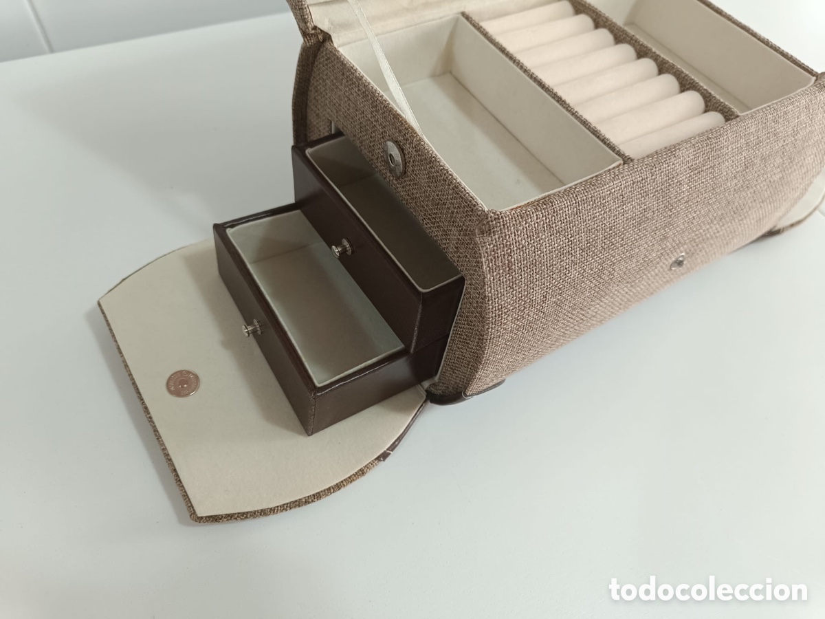 Segunda mano: Joyero tela beige y marr&oacute;n - Foto 4