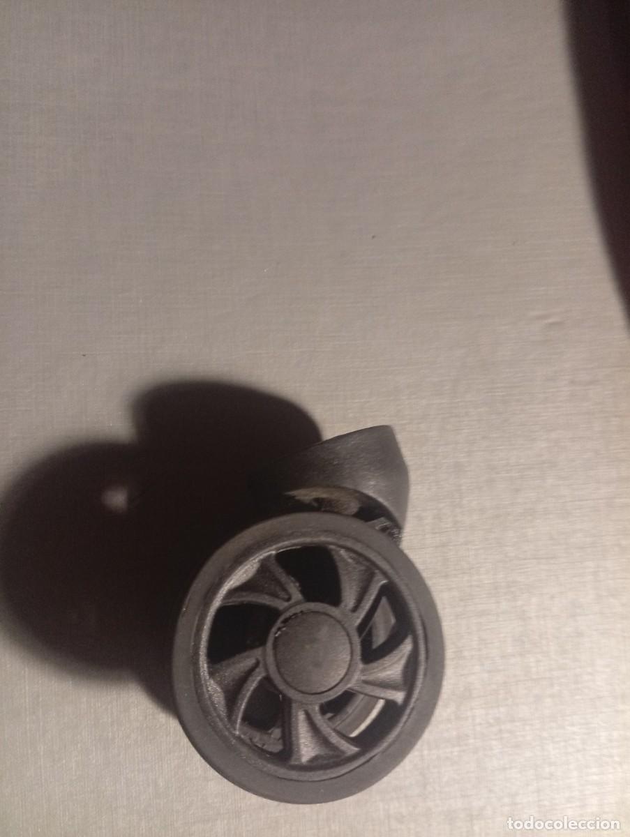 Segunda mano: Rueda de maleta.............. - Foto 2