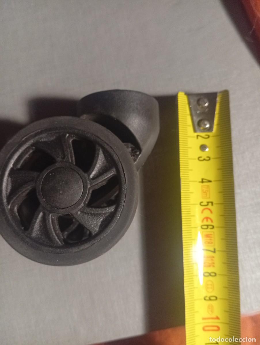 Segunda mano: Rueda de maleta.............. - Foto 7