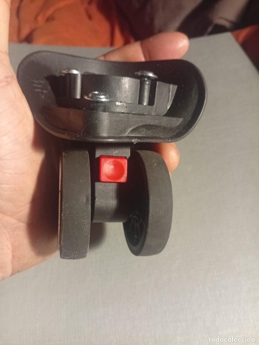 Segunda mano: Rueda de maleta.............. - Foto 2