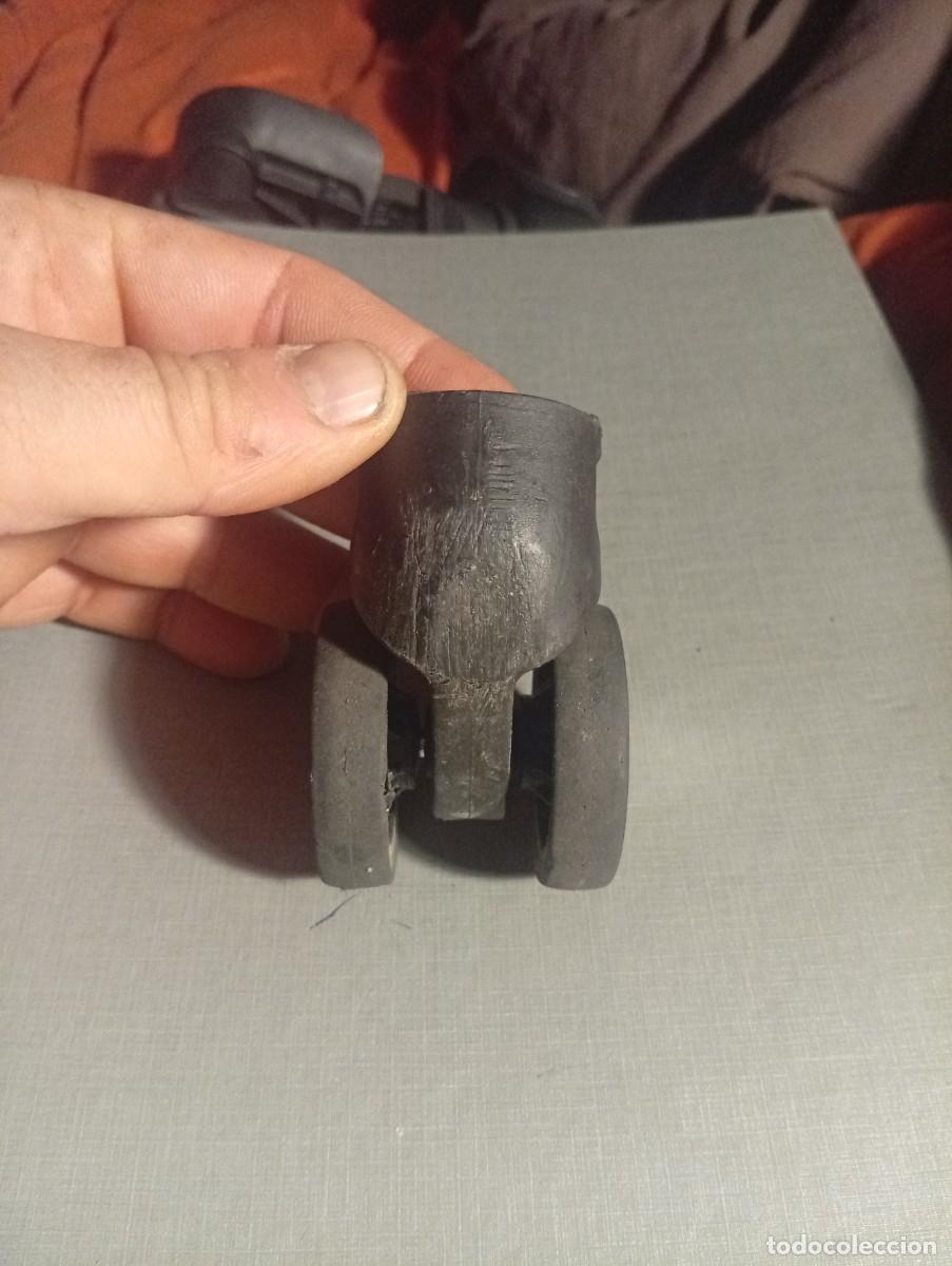 Segunda mano: Rueda de maleta.............. - Foto 2