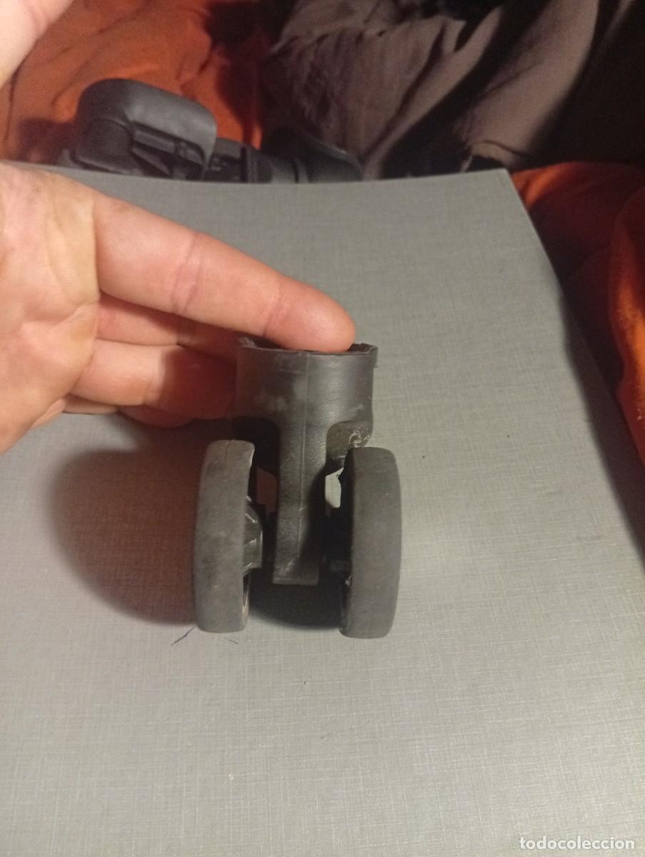 Segunda mano: Rueda de maleta.............. - Foto 3