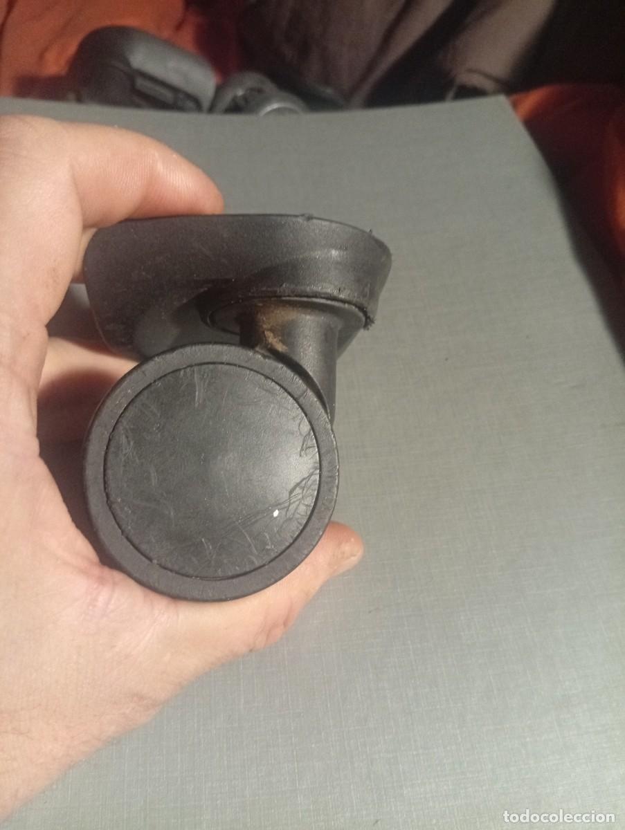 Segunda mano: Rueda de maleta.............. - Foto 3