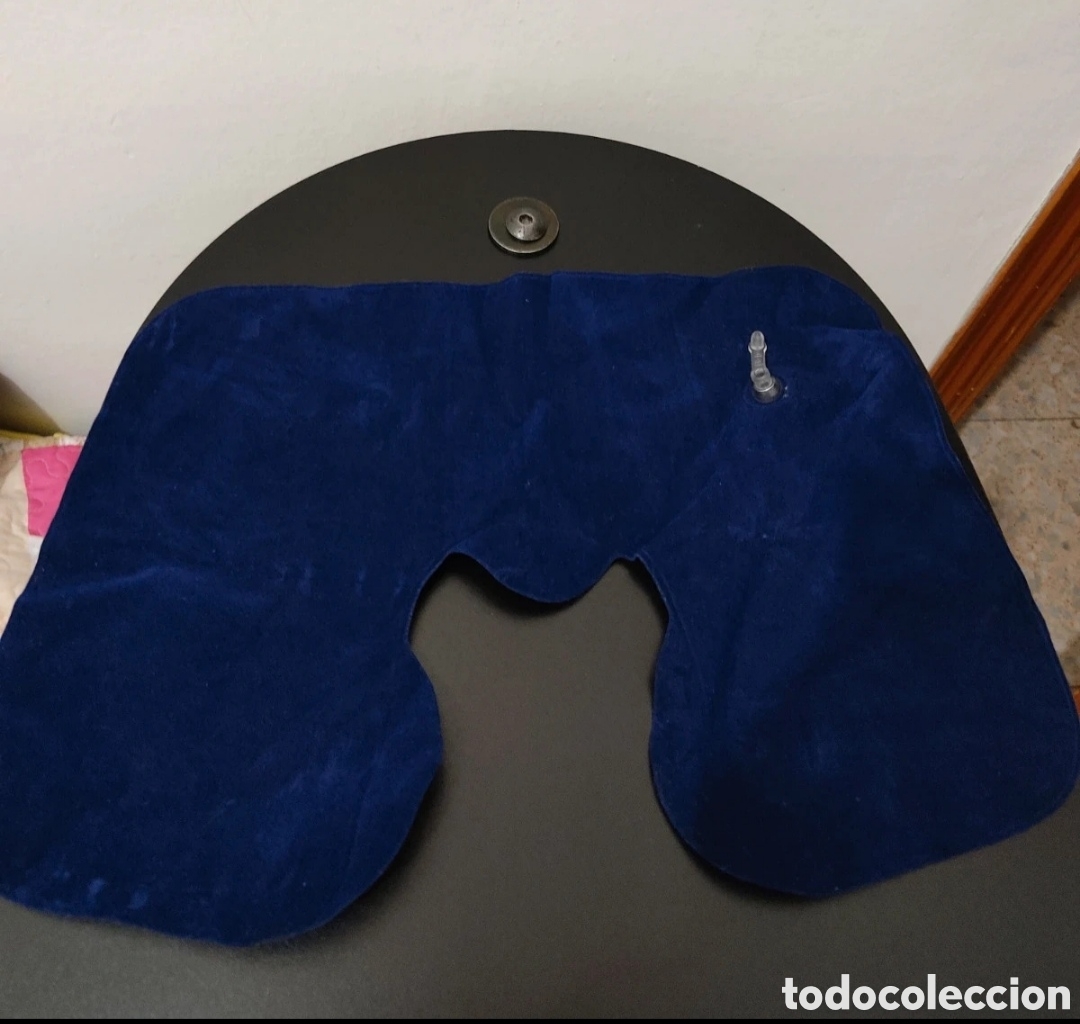 Segunda mano: Almohada de Viaje Hinchable de Tienda Local - Foto 1