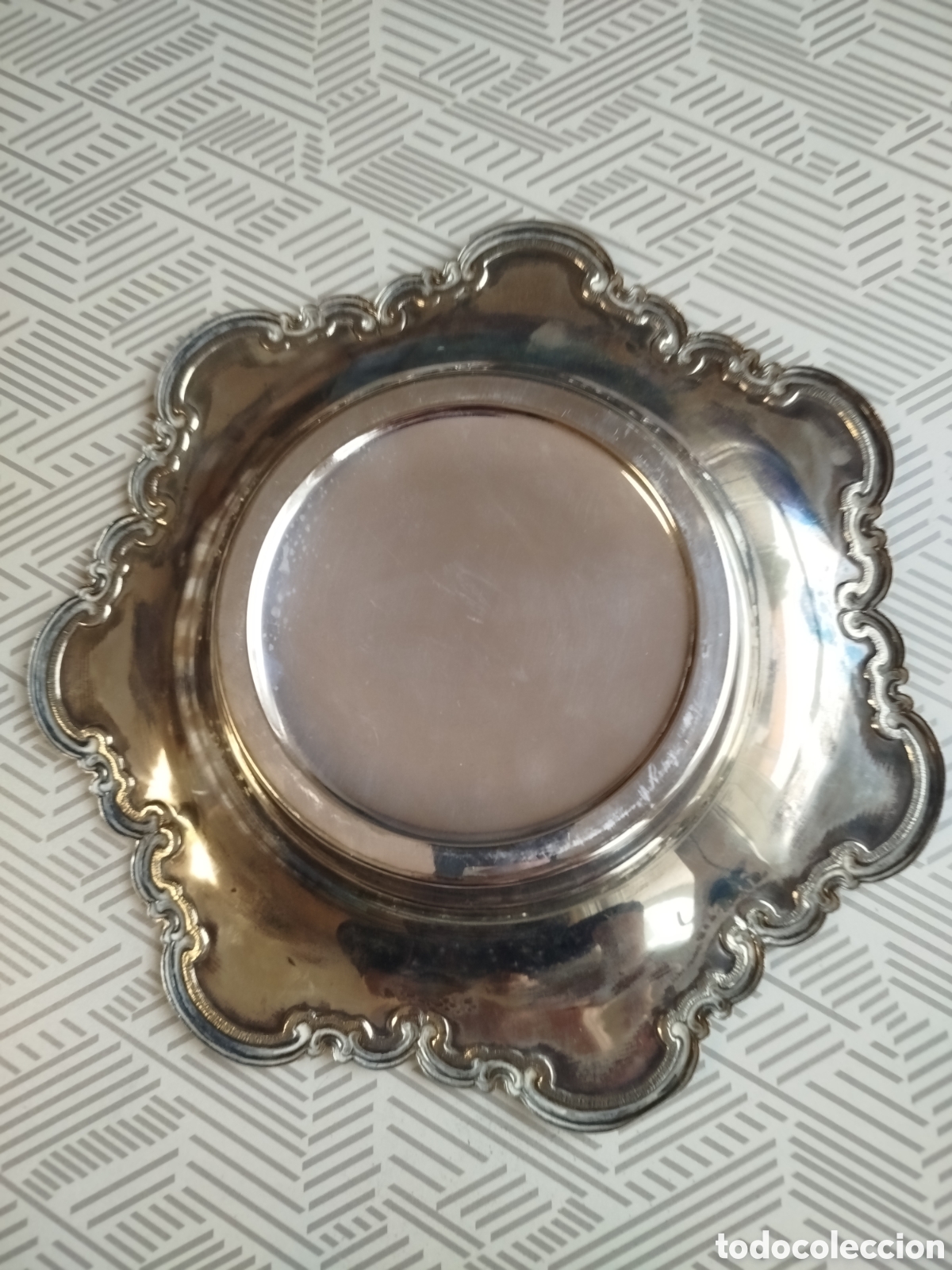 Segunda mano: Bandeja decorativa de alpaca labrada - Foto 4