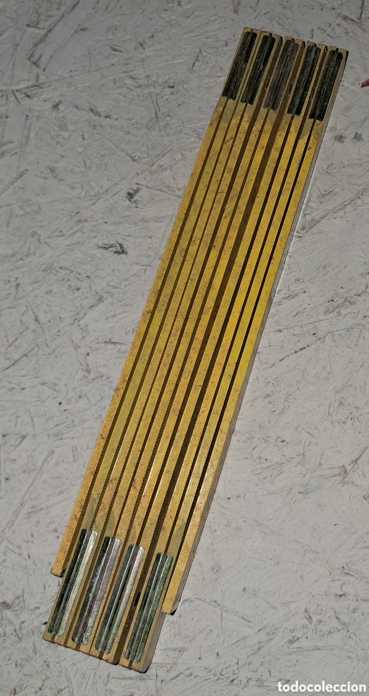 Segunda mano: METRO PLEGABLE DE MADERA DE 2 METROS. - Foto 1