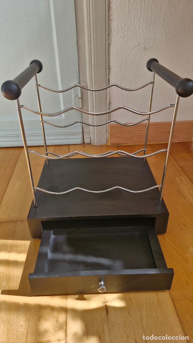 Segunda mano: Porta vinos madera y metal con caj&oacute;n - Foto 3