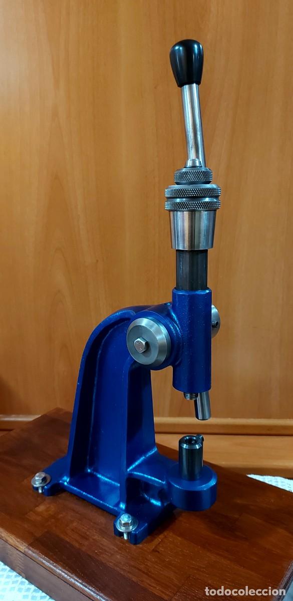 Segunda mano: PRENSA REMACHADORA T-10 COMO NUEVA - Foto 1
