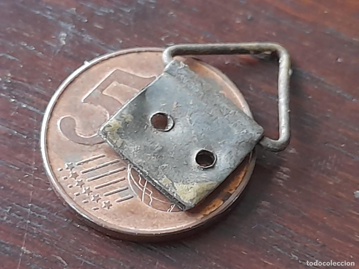 Segunda mano: Gancho triangular metalico para colgar objetos peque&ntilde;o objeto de poco peso - Foto 1