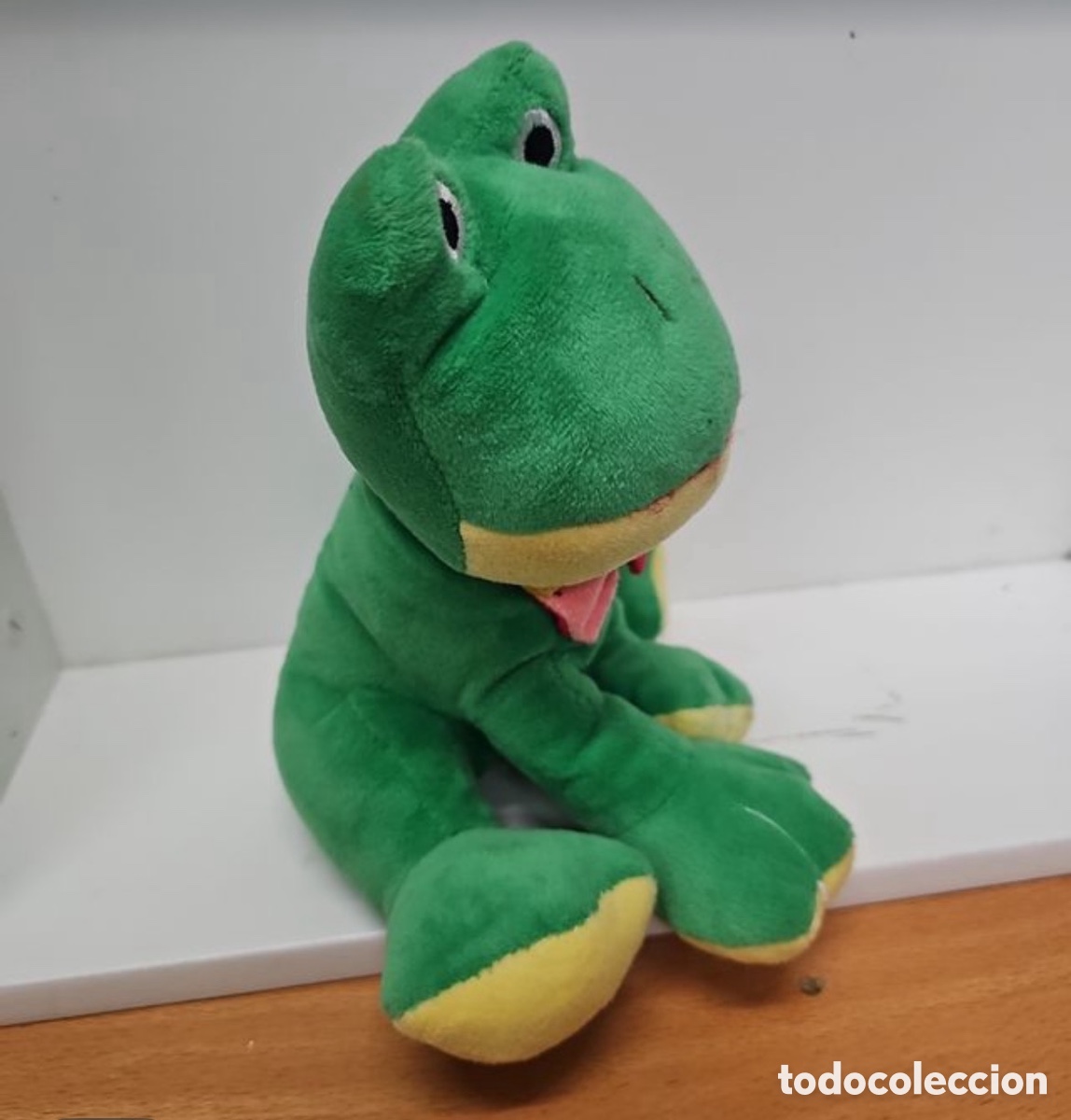 Segunda mano: Peluche de rana usado - Foto 2