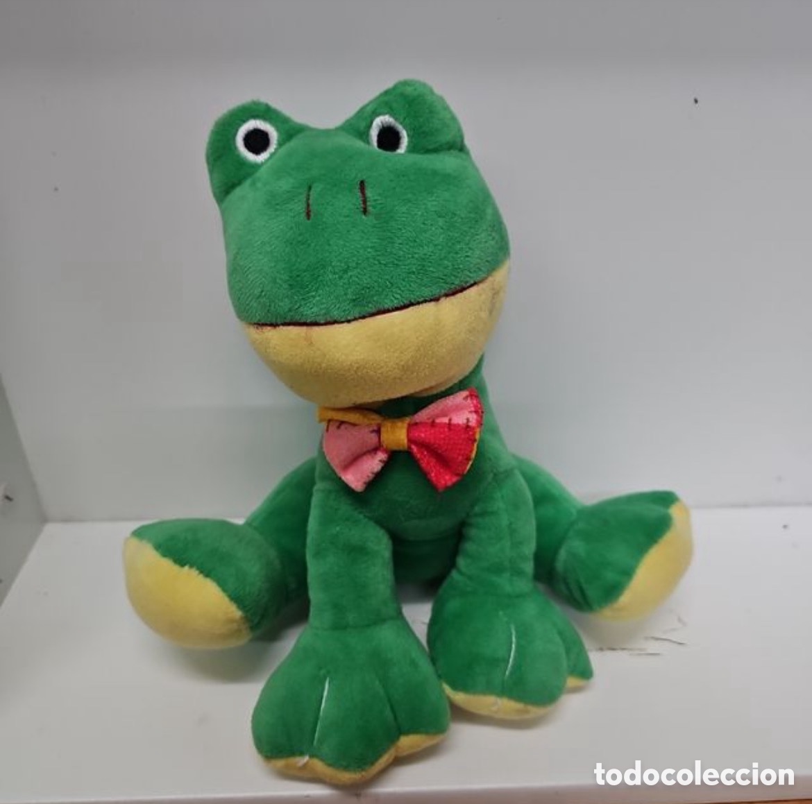 Segunda mano: Peluche de rana usado - Foto 1