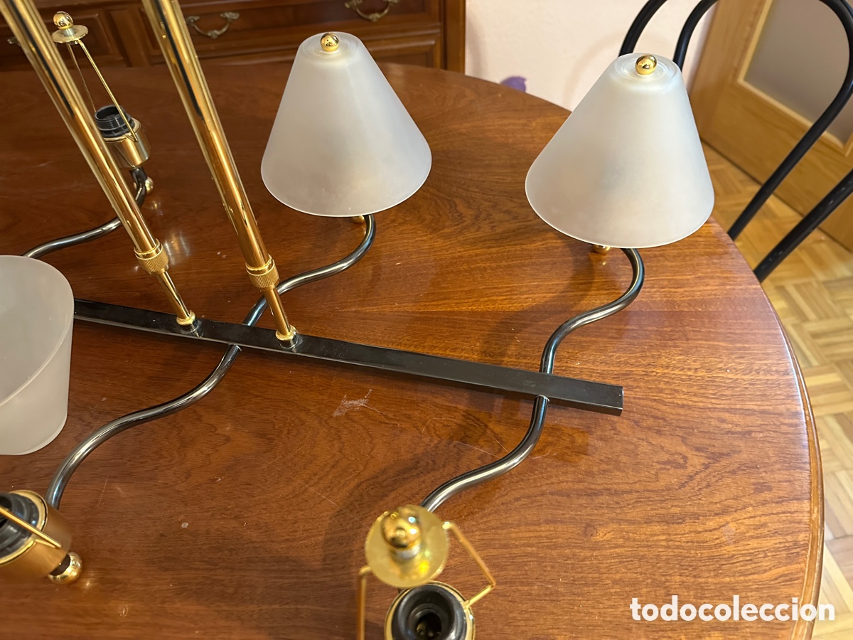 Segunda mano: L&aacute;mpara techo metal negro dorado - Foto 2