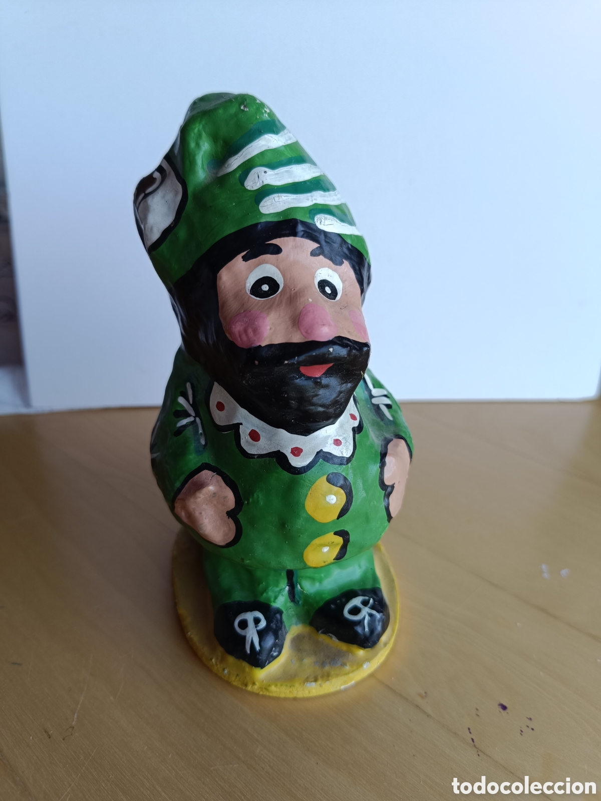 Segunda mano: Figura de enanito en cart&oacute;n. - Foto 1