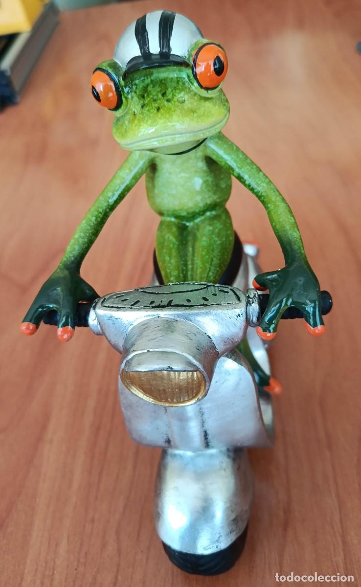 Segunda mano: Figura rana en scooter - FORMANO - Foto 4