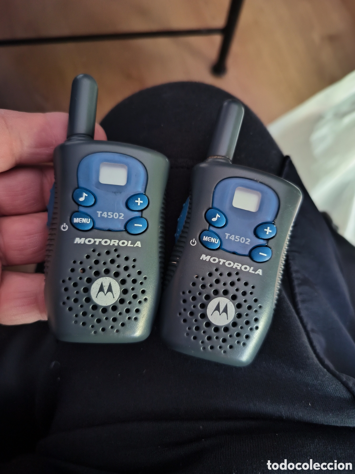 Segunda mano: 2 WALKIE TALKIE MOTOROLA T4502 - Foto 1