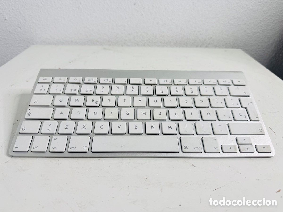 Segunda mano: Apple A1314 Magic Keyboard - Foto 2