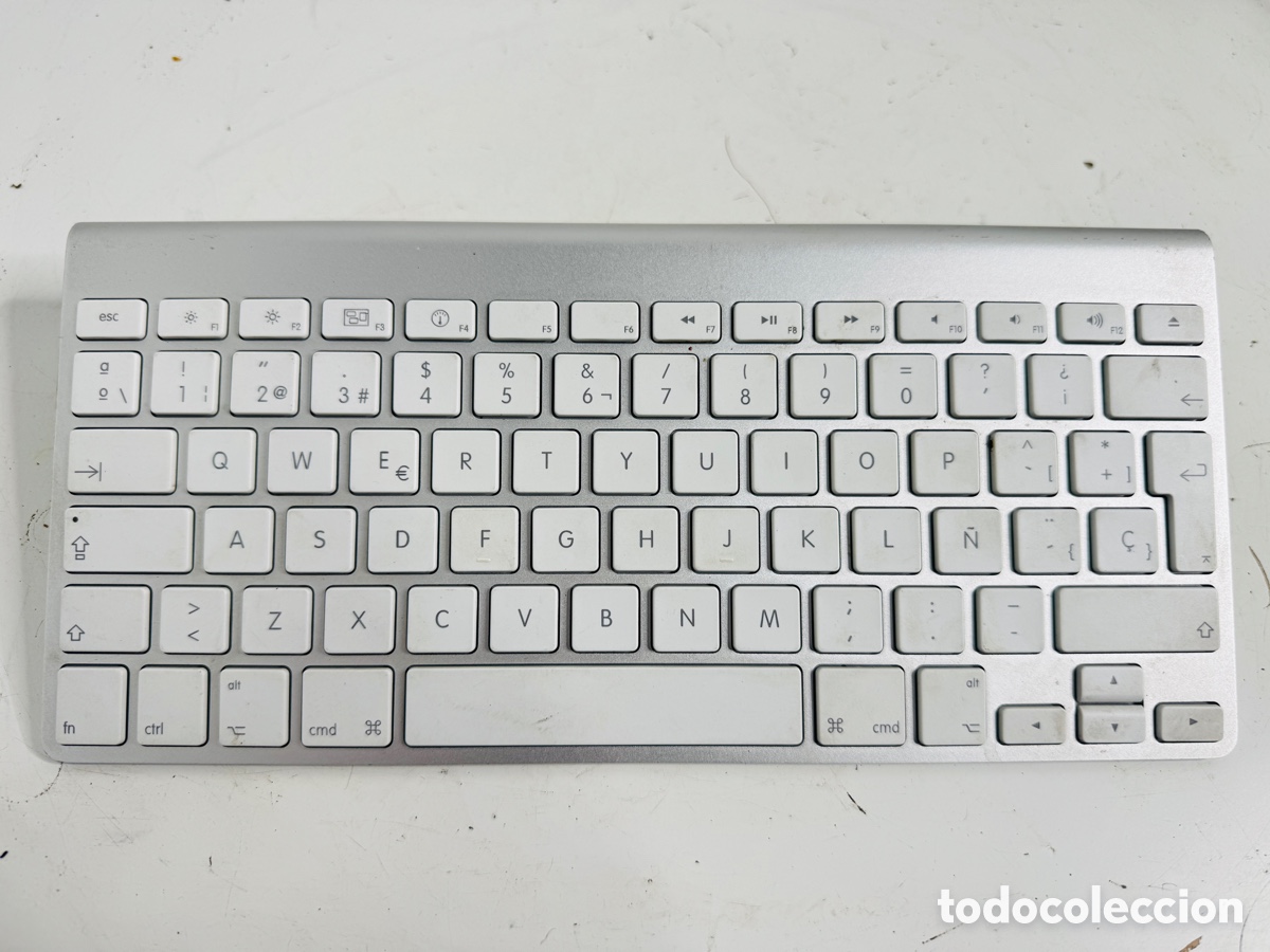 Segunda mano: Apple A1314 Magic Keyboard - Foto 1
