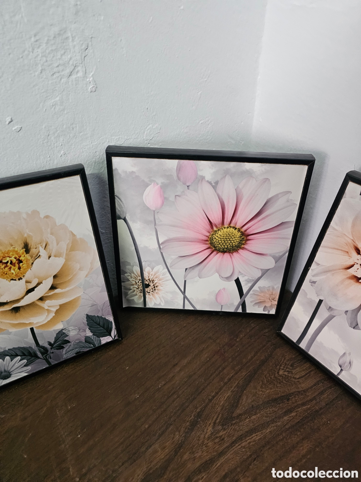 Segunda mano: 5 cuadros de flores Impresas. Colores - Foto 4