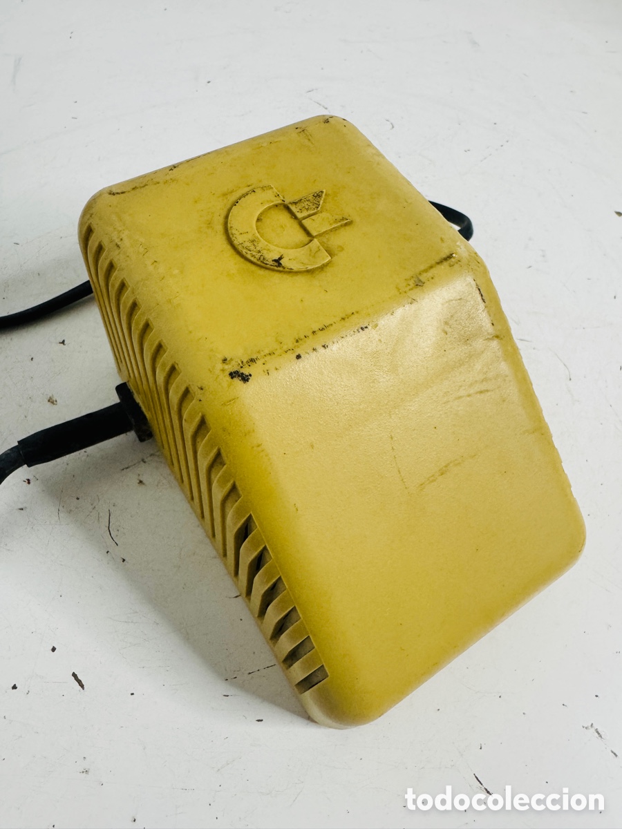 Segunda mano: power supply commodore 64 vic 20 c64 - Foto 2