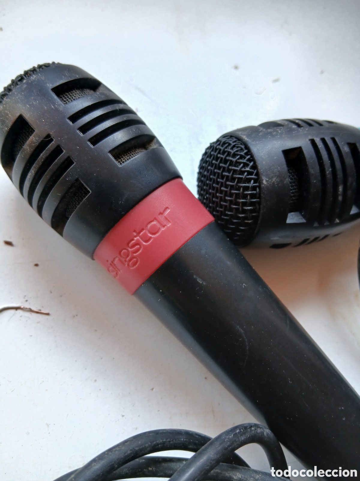 Segunda mano: 2 micr&ograve;fons Marca Singstar - Foto 1
