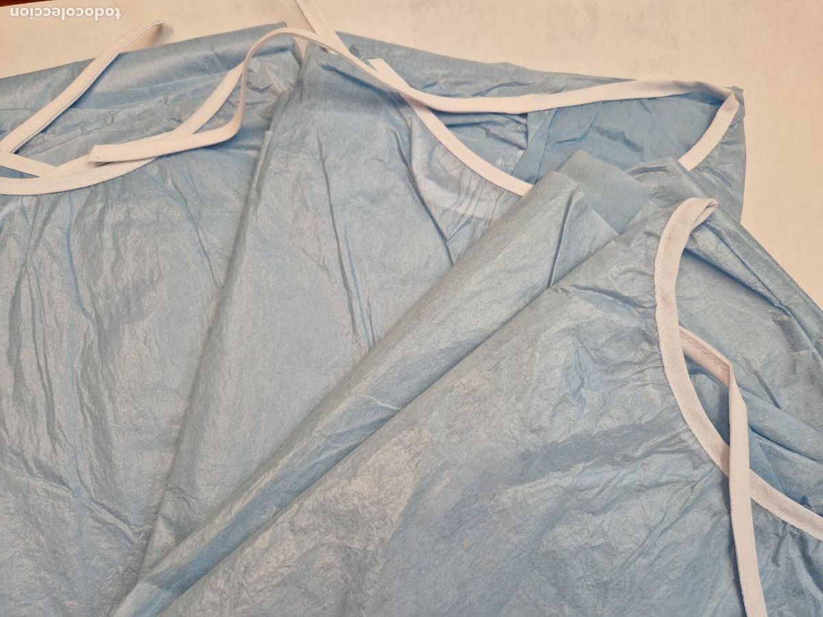 Segunda mano: 4 BONITAS BATAS MEDICAS DESECHABLES. - Foto 2