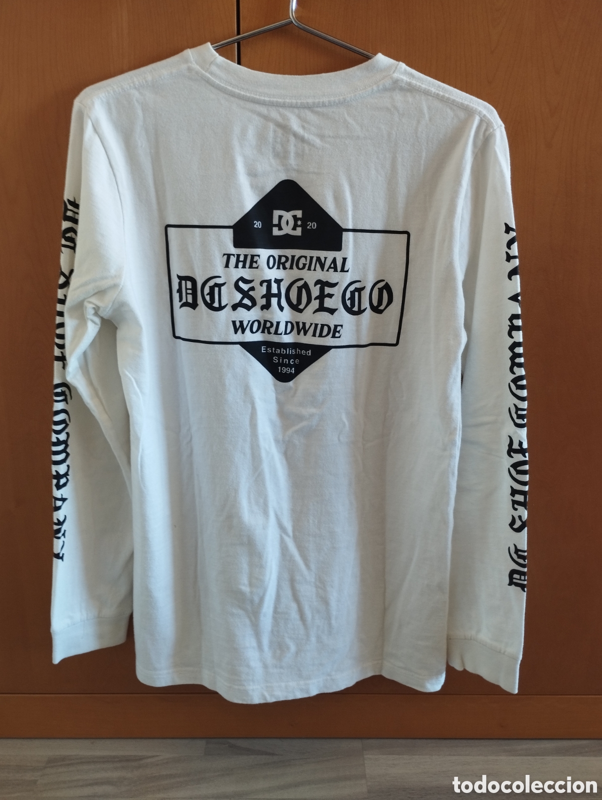 Segunda mano: Camiseta blanca de la marca DS Shoes - Foto 2