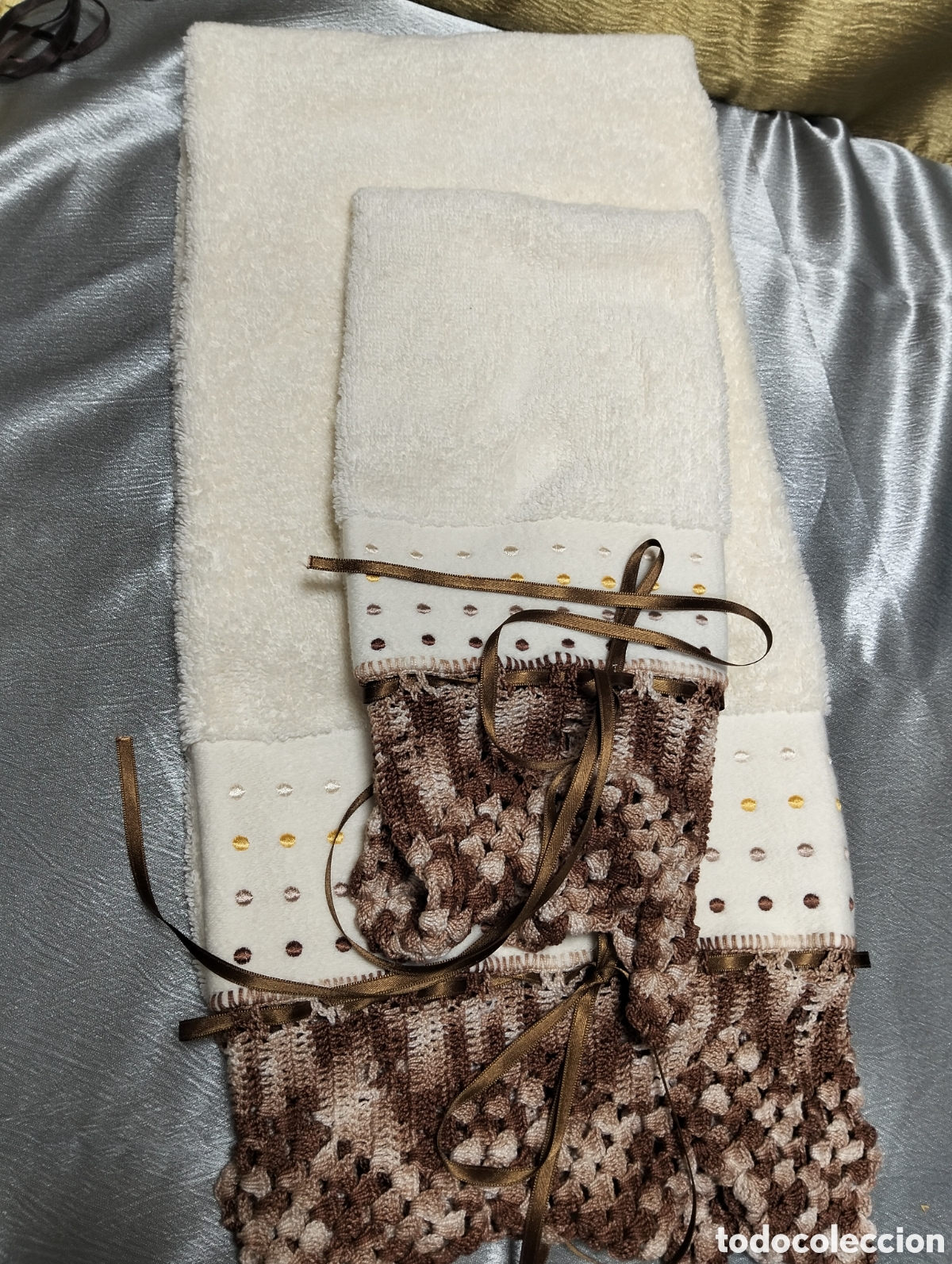 Seconda Mano: Toalla lavabo con ganchillo hecho a mano