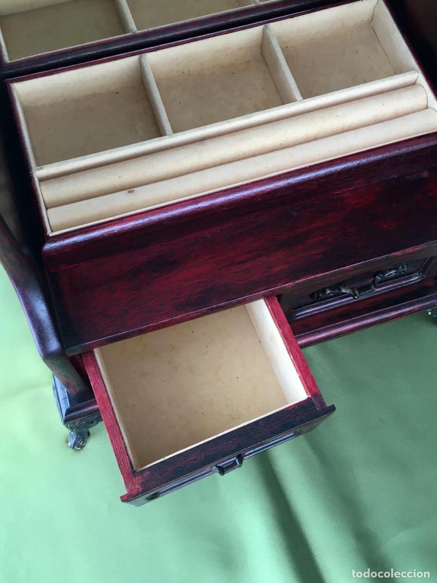 Segunda mano: Joyero-mueble de madera con caja de m&uacute;sica - Foto 5