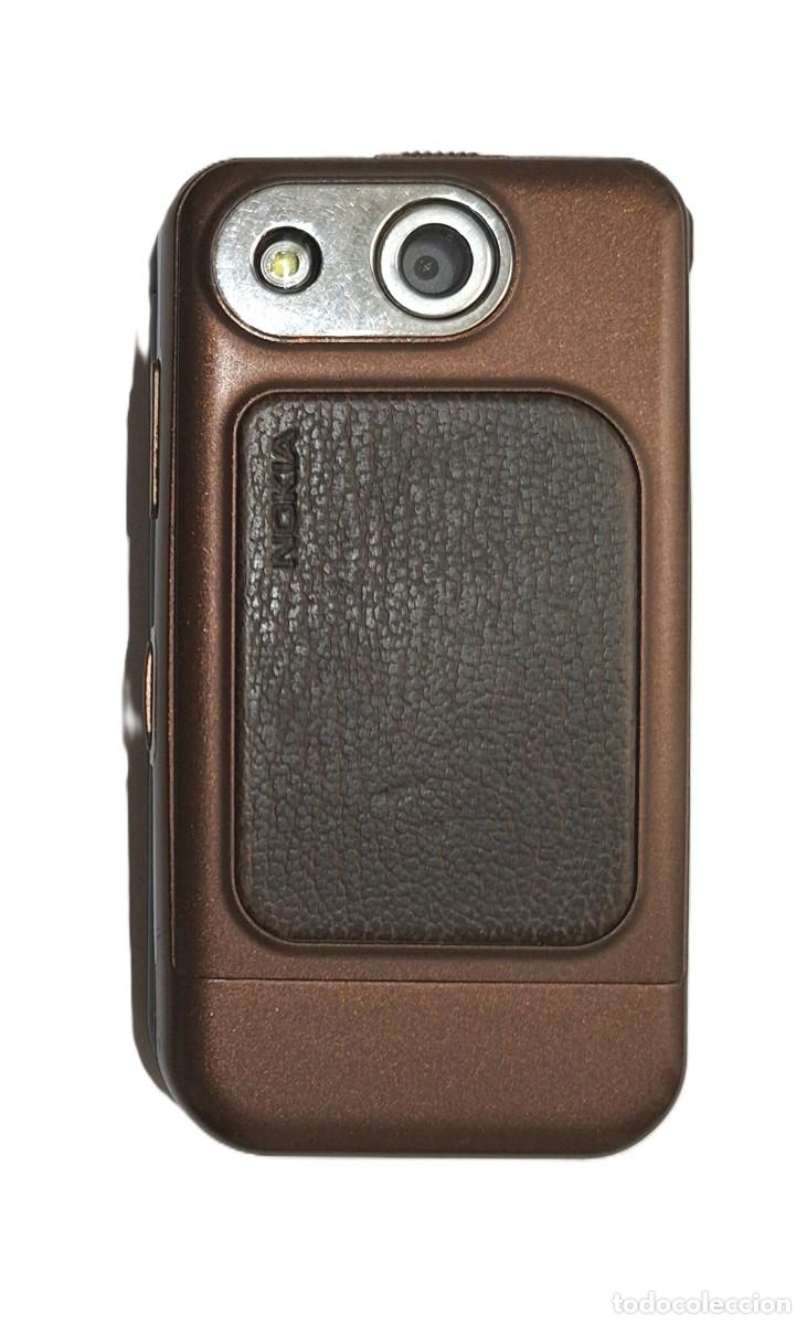Segunda mano: M&oacute;vil Nokia 7230 con cargador y bater&iacute;a - Foto 4