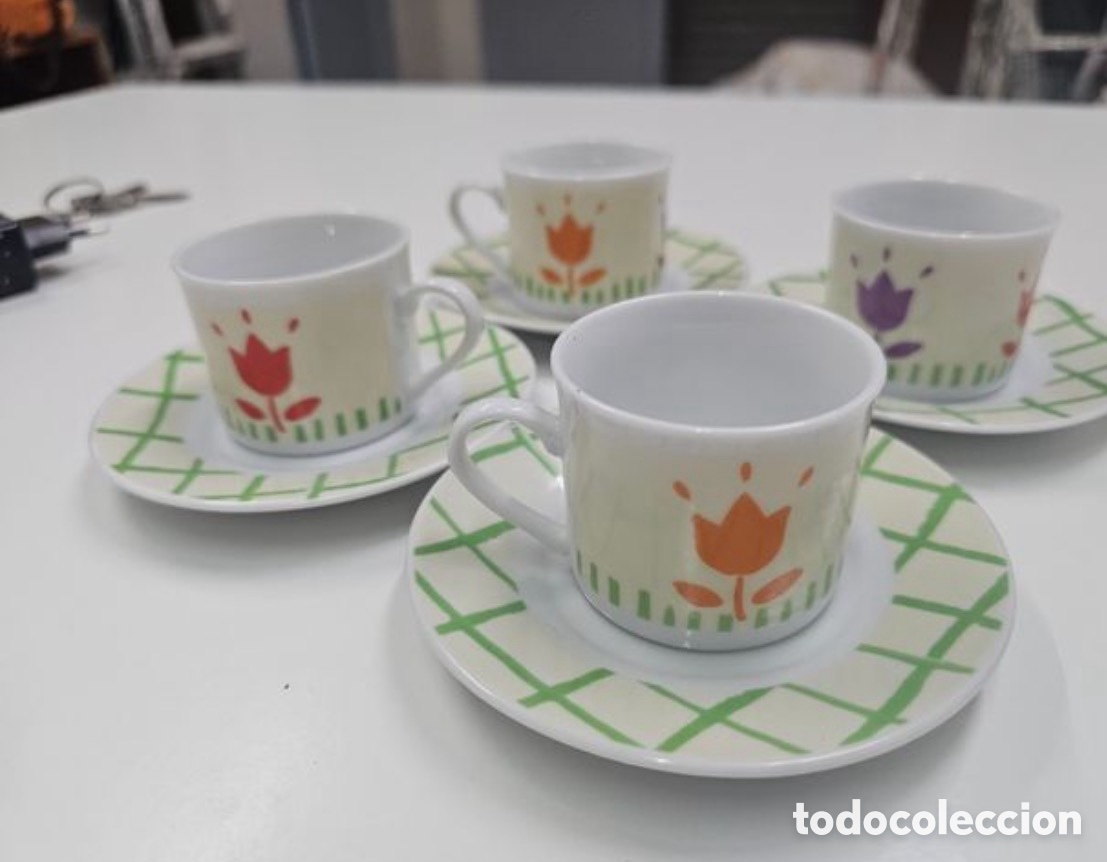 Segunda mano: Juego de cuatro tazas para caf&eacute; de la revista pronto - Foto 1